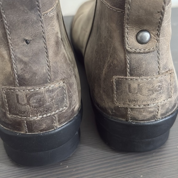 Ugg Attell Black Waterproof Leather Bootie Side Zip Wool Lining Size 7.5 - Picture 6 of 12